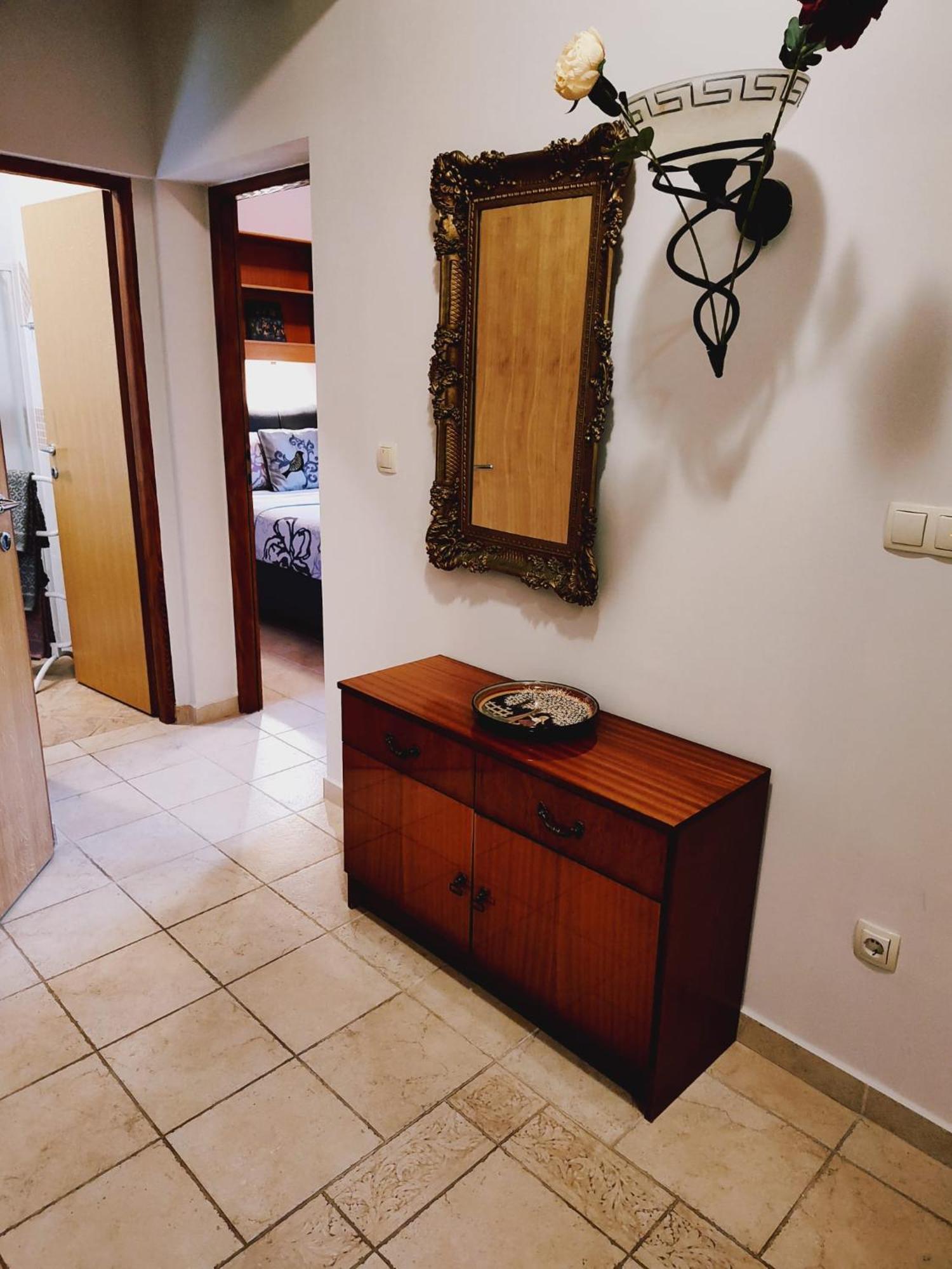 Hilltop Apartment Risika